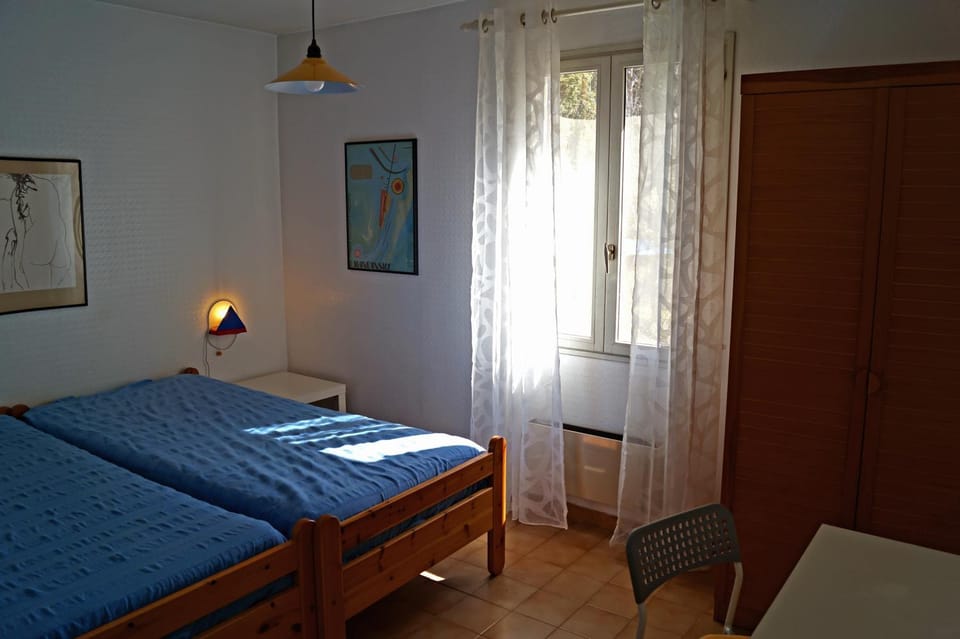 Living room, Bedroom