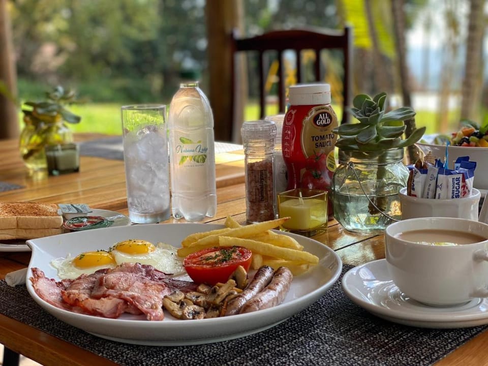 Restaurant/places to eat, English/Irish breakfast