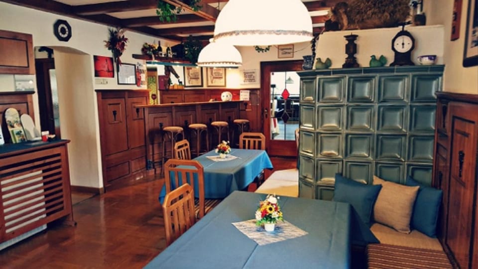 Lounge or bar, Floor plan