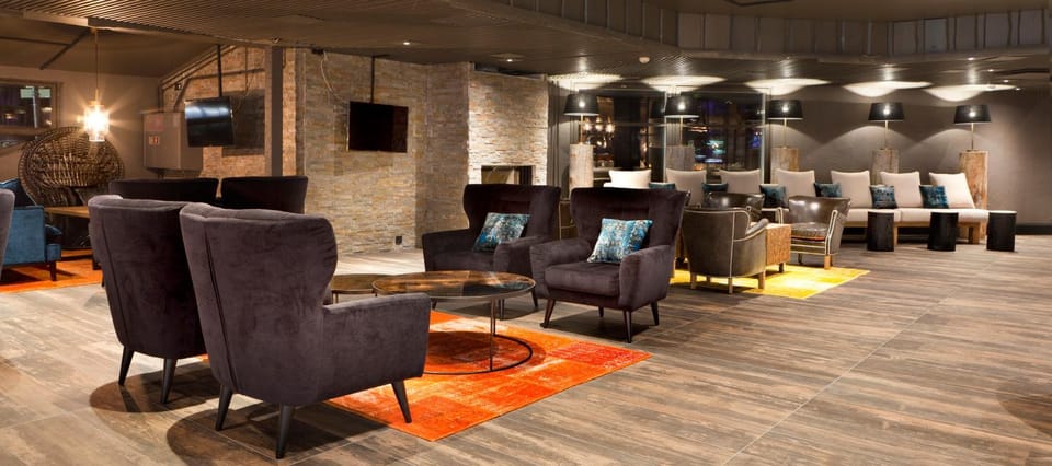 Lounge or bar