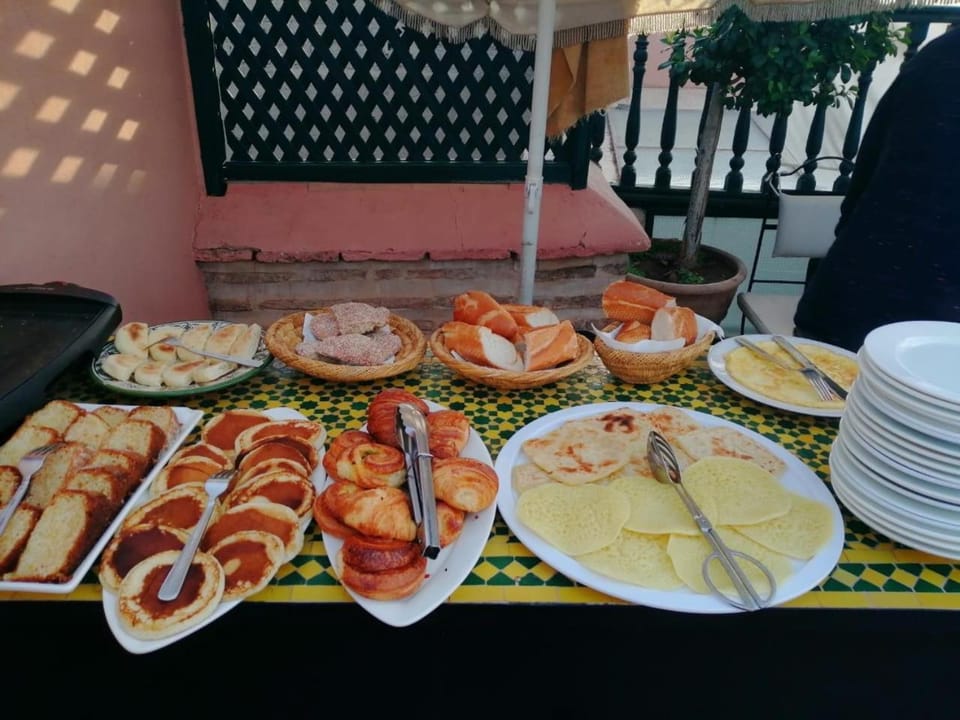 Continental breakfast, Buffet breakfast