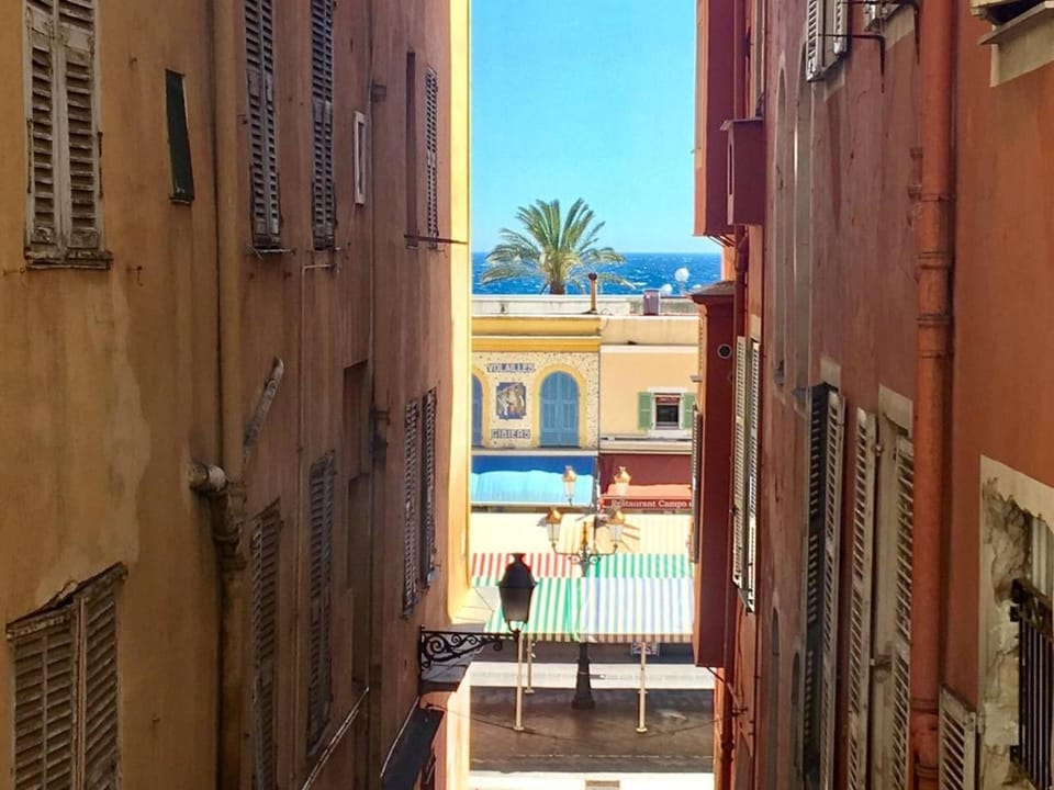 BARILLERIE - Loft Moderne, Face Mer, Vieux-Nice. Apartment in Nice