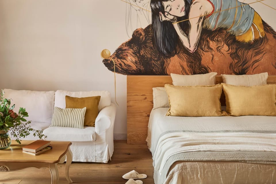 Photo of the whole room, Bedroom