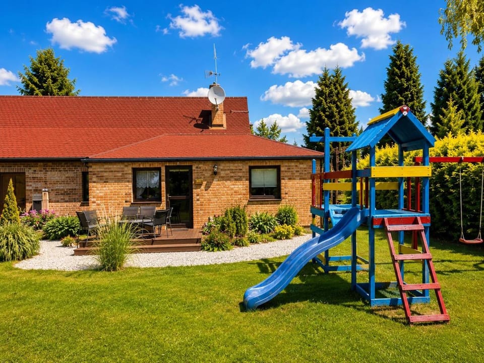 Facade/entrance, Children play ground, Children play ground, Balcony/Terrace