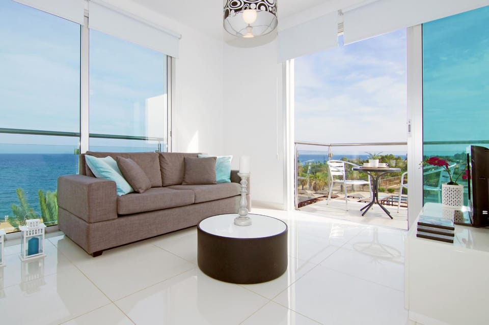 TV and multimedia, Living room, Sea view