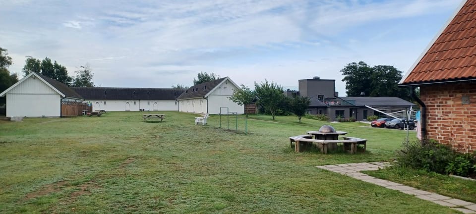 Property building, Spring, Day, Garden, Garden view
