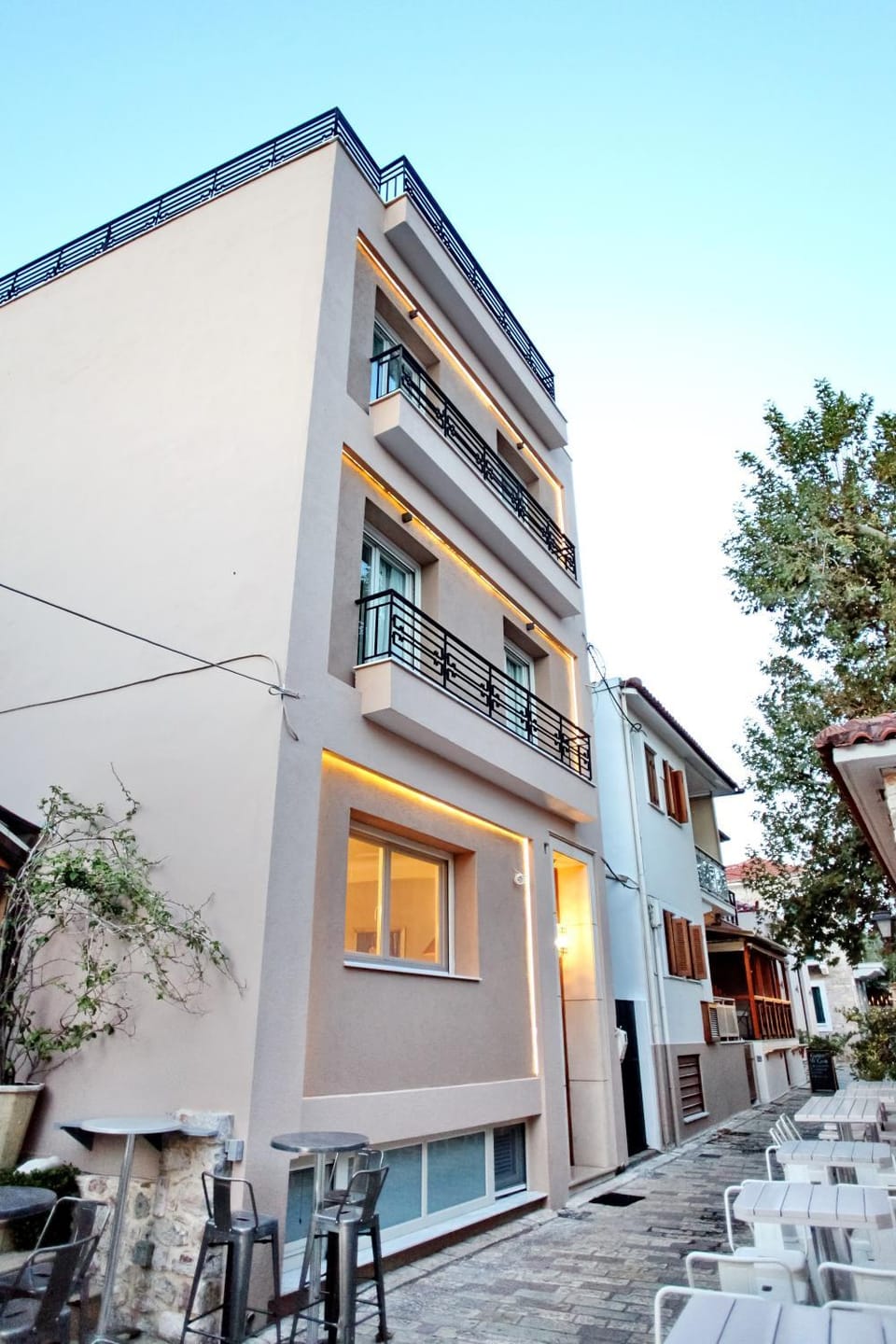 Facade/entrance
