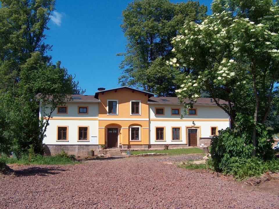 Facade/entrance