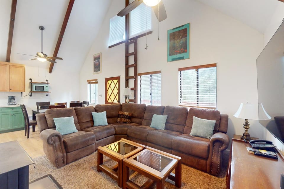 Deaver's Place House in Shaver Lake