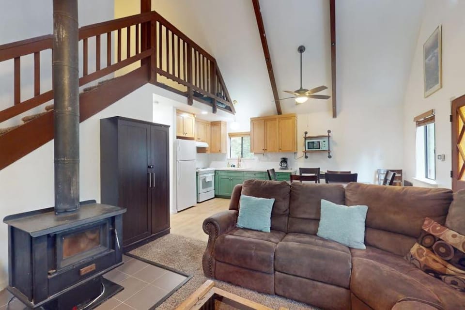 Deaver's Place House in Shaver Lake