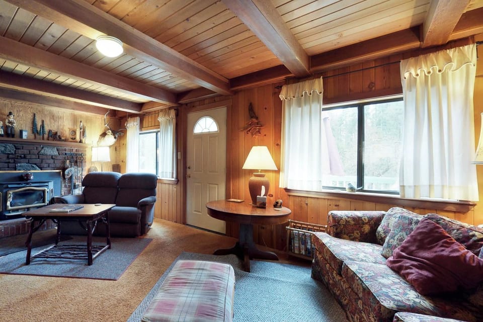 Foxtail Delight House in Shaver Lake