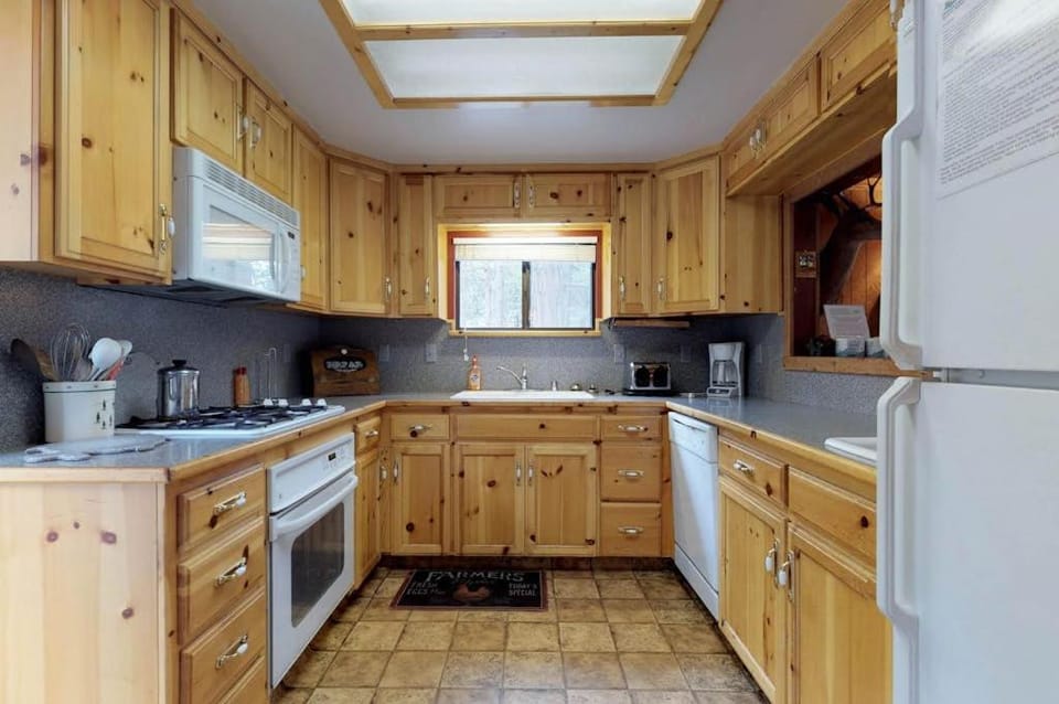 Foxtail Delight House in Shaver Lake