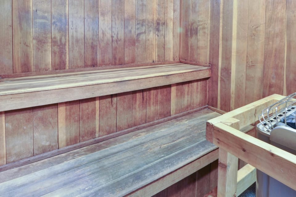 Buffalo Village 402 Apartment in Wildernest