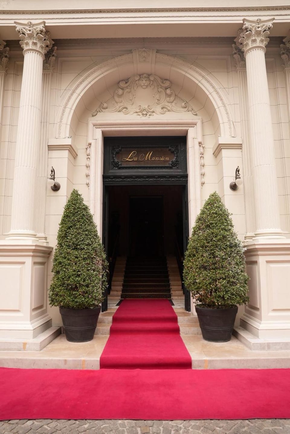 Facade/entrance