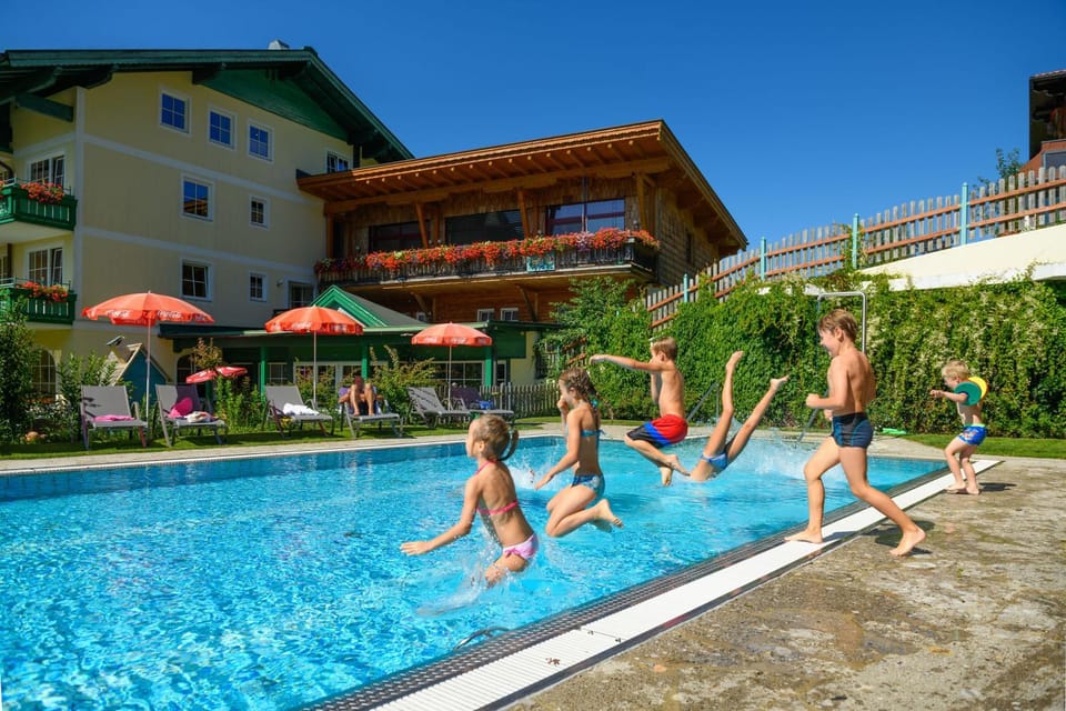 Swimming pool, children