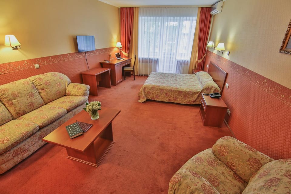Living room, Seating area, Dining area, Bedroom