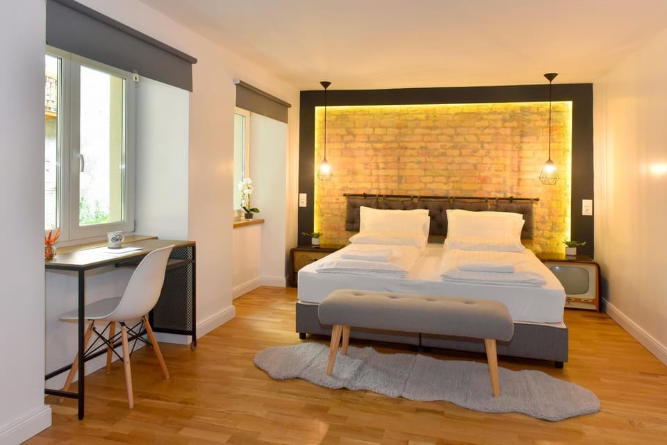 Bedroom, Inner courtyard view