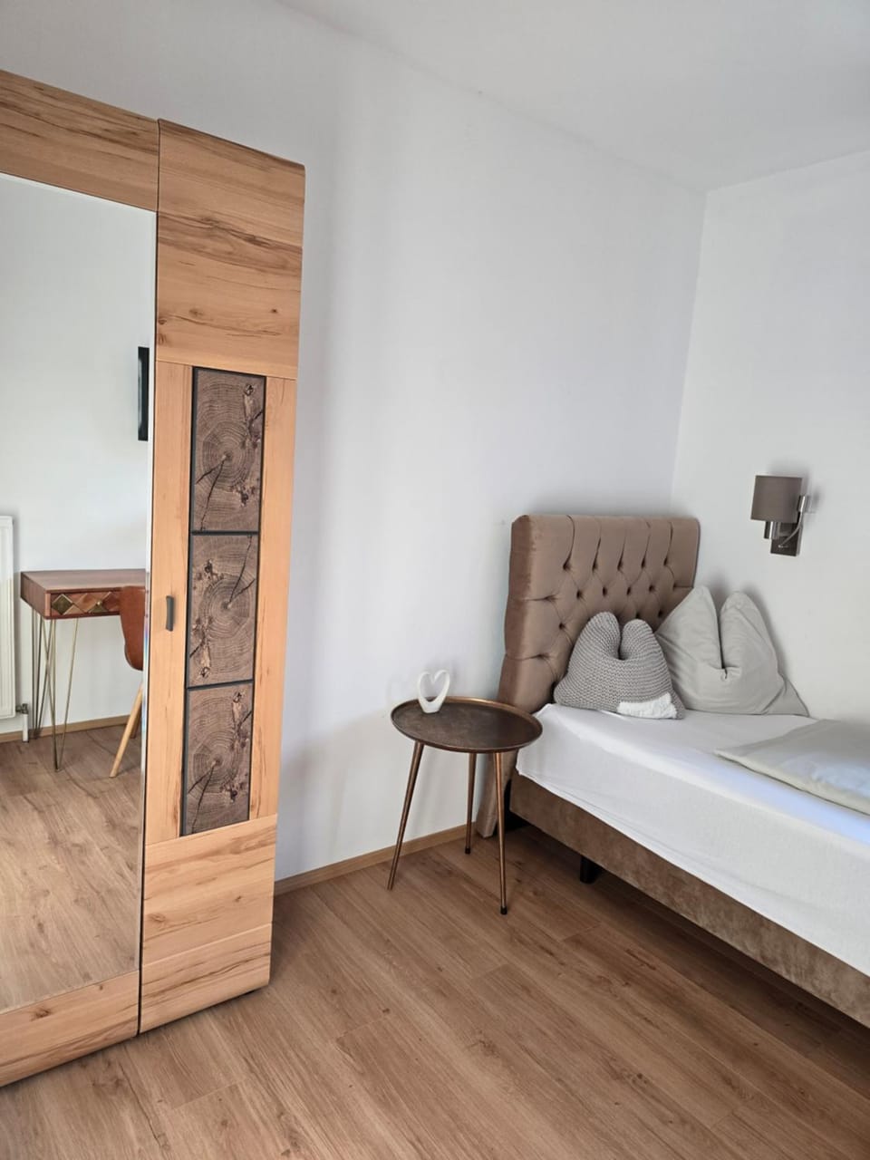 Bed, Photo of the whole room, Bedroom, wardrobe
