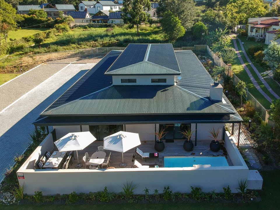 Property building, Day, Bird's eye view, Floor plan, sunbed