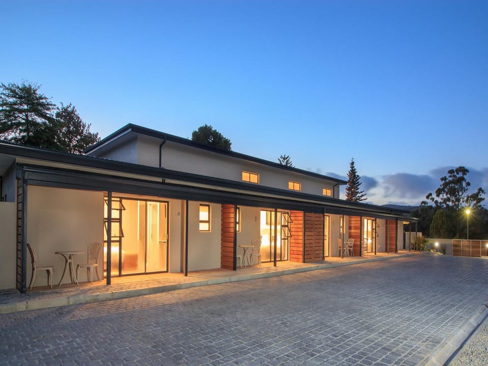 Property building, Facade/entrance, Summer, View (from property/room), Sunset