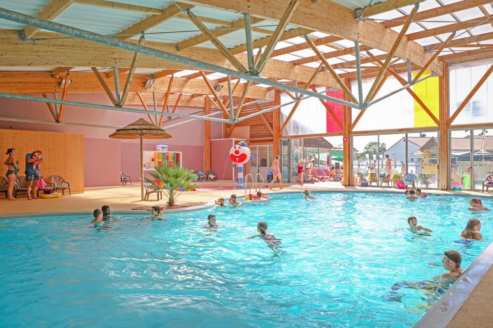 Swimming pool, children, Family