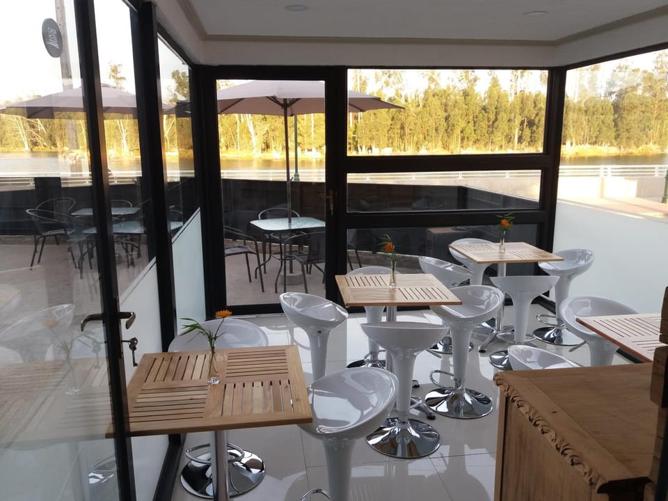 Communal lounge/ TV room, Balcony/Terrace, Lounge or bar