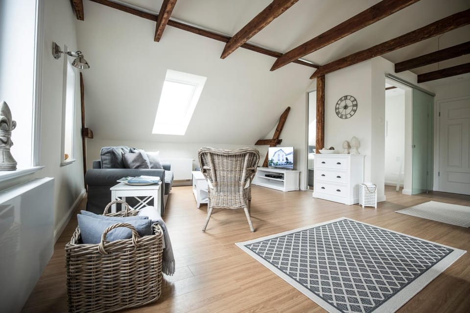 TV and multimedia, Living room, Photo of the whole room, Seating area