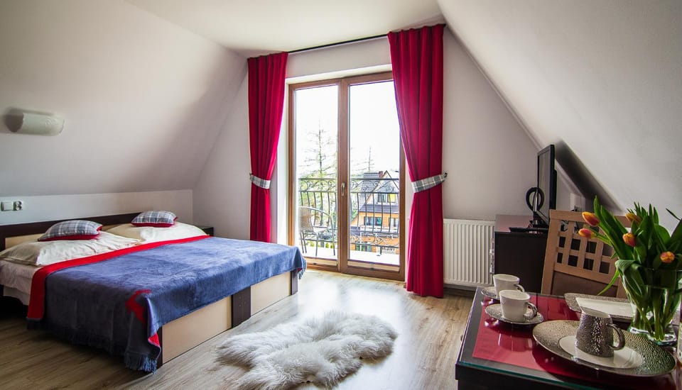 Bed, View (from property/room), Photo of the whole room, Bedroom