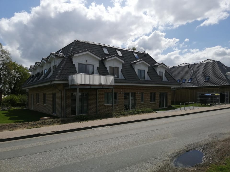 Property building, Street view