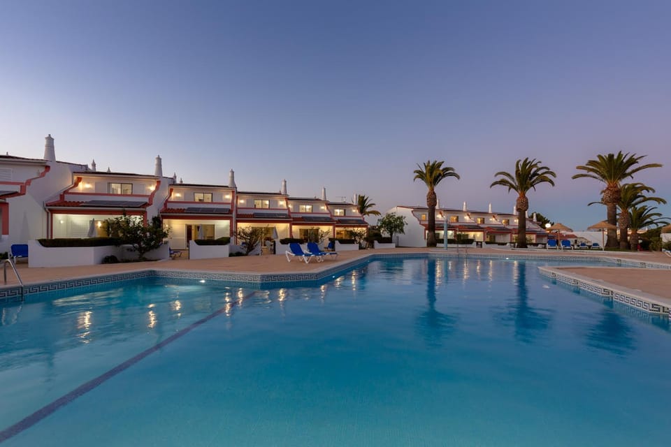 Night, Pool view