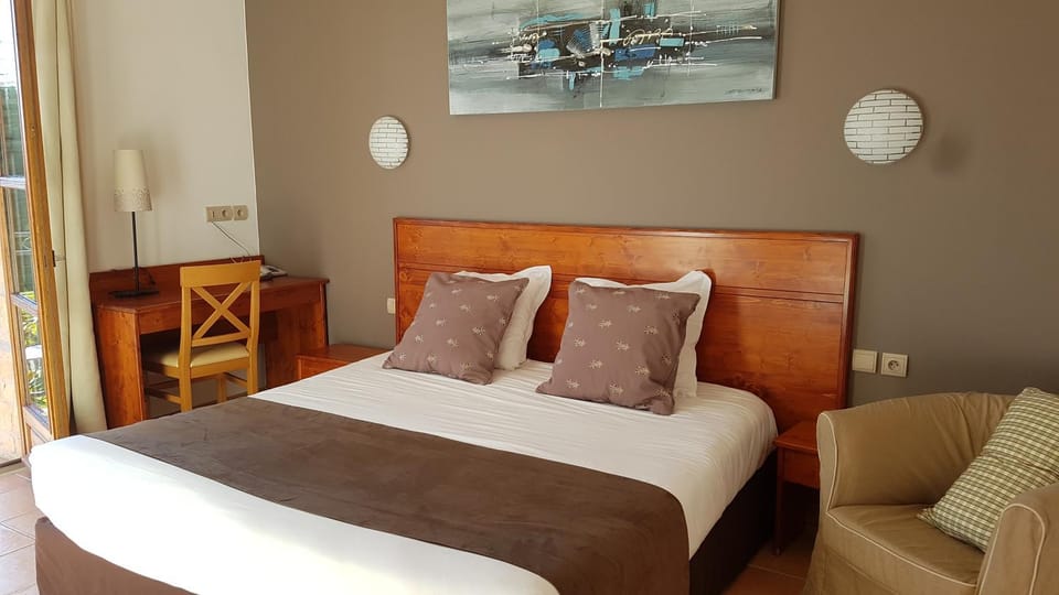 Restaurant/places to eat, Balcony/Terrace, Banquet/Function facilities, Garden view, Pool view, Swimming pool