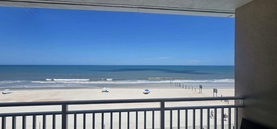 Ocean View - Direct Ocean Front-Pool Is Open Apartment in Florida