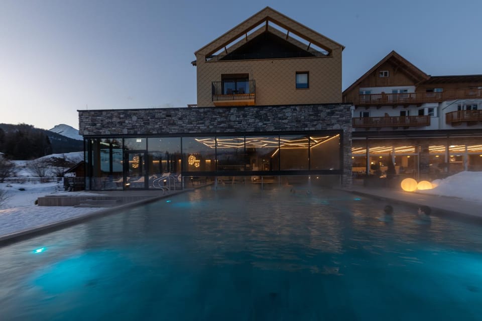 Property building, Swimming pool, Swimming pool, Sunset