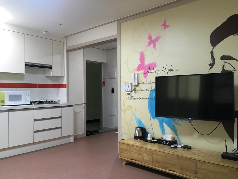 Hotel Joy near Camp Humphres Hotel in Pyeongtaek-si