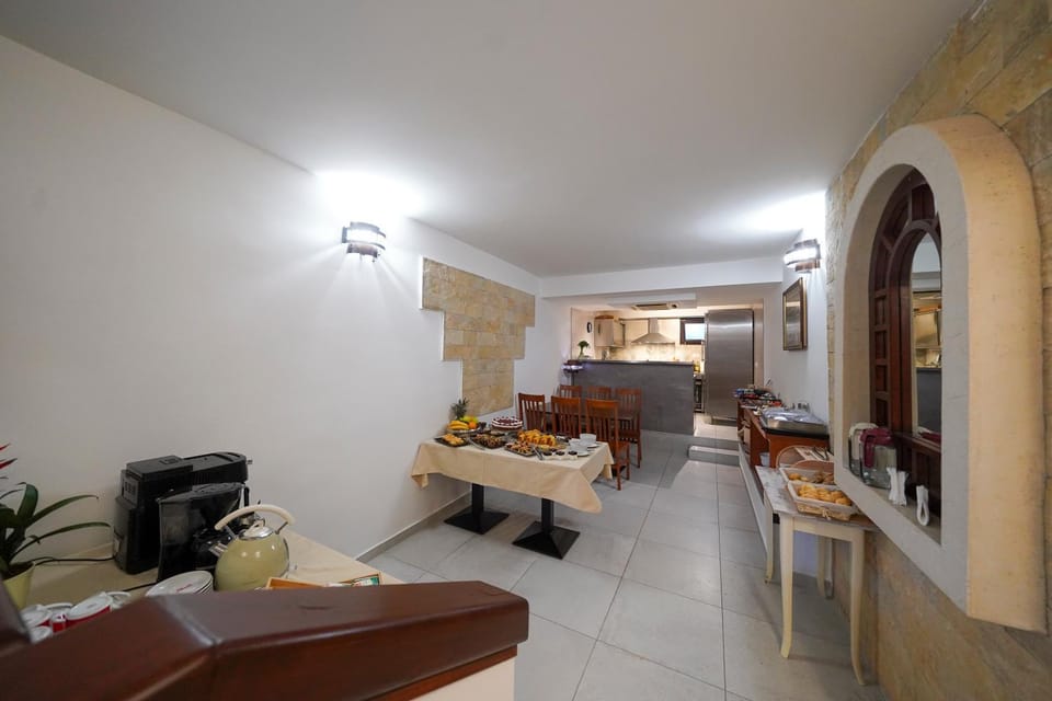 Restaurant/places to eat, Breakfast, Buffet breakfast, Internal: Not applicable to any particular room