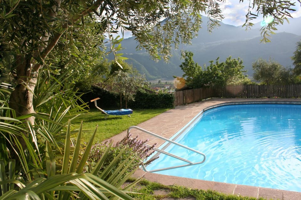 Swimming pool, Swimming pool