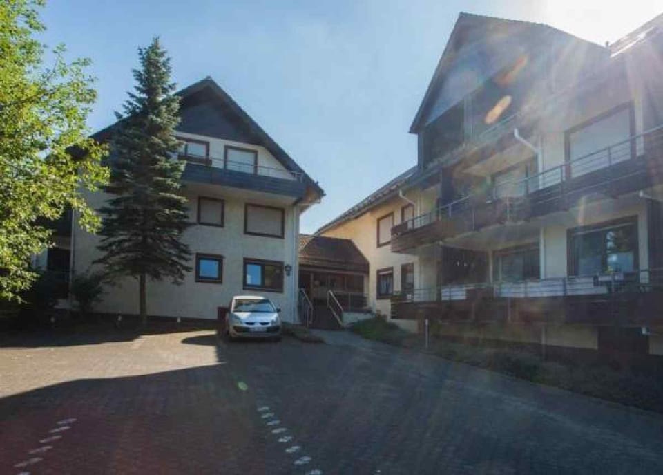 Welcome in - Ferienwohnung 48-K, 100 m von der Skipiste entfernt, mit Skiraum und Balkon Apartment in Winterberg