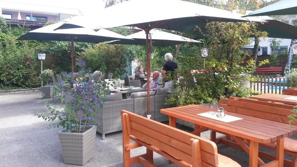 Patio, Restaurant/places to eat