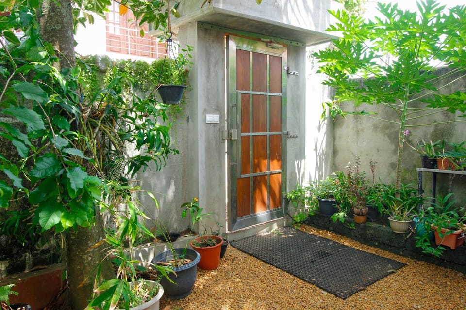 Facade/entrance