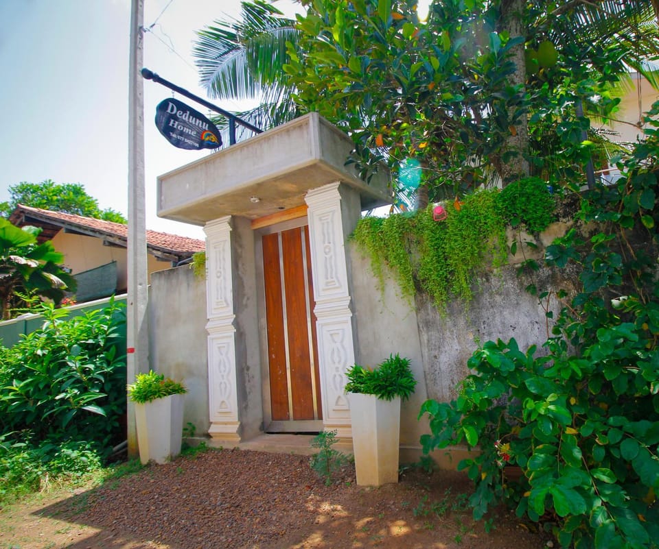 Facade/entrance