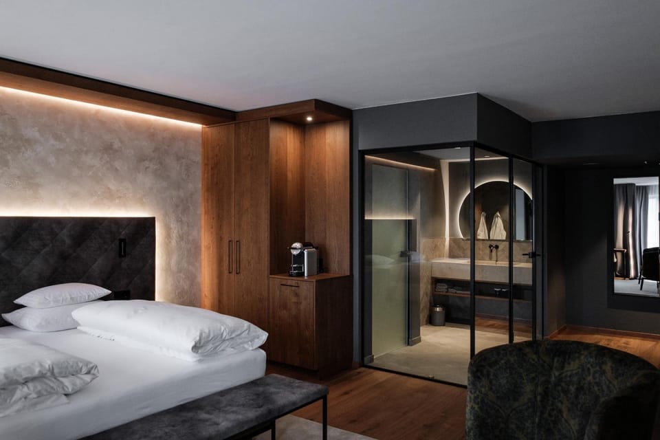Bed, Photo of the whole room, Bedroom, wardrobe