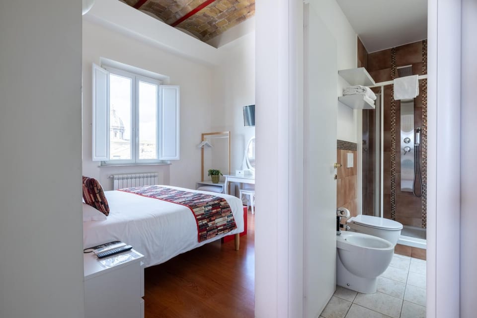 Toilet, Photo of the whole room, Bedroom, Landmark view