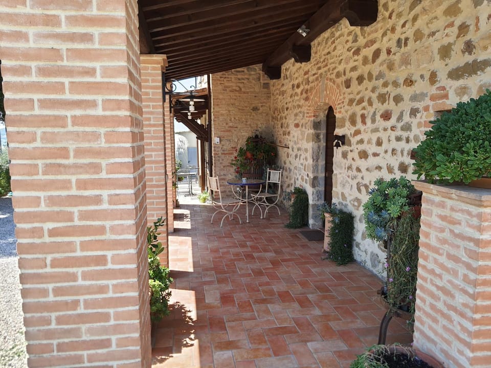 Patio, Facade/entrance