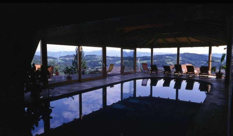 Day, Swimming pool