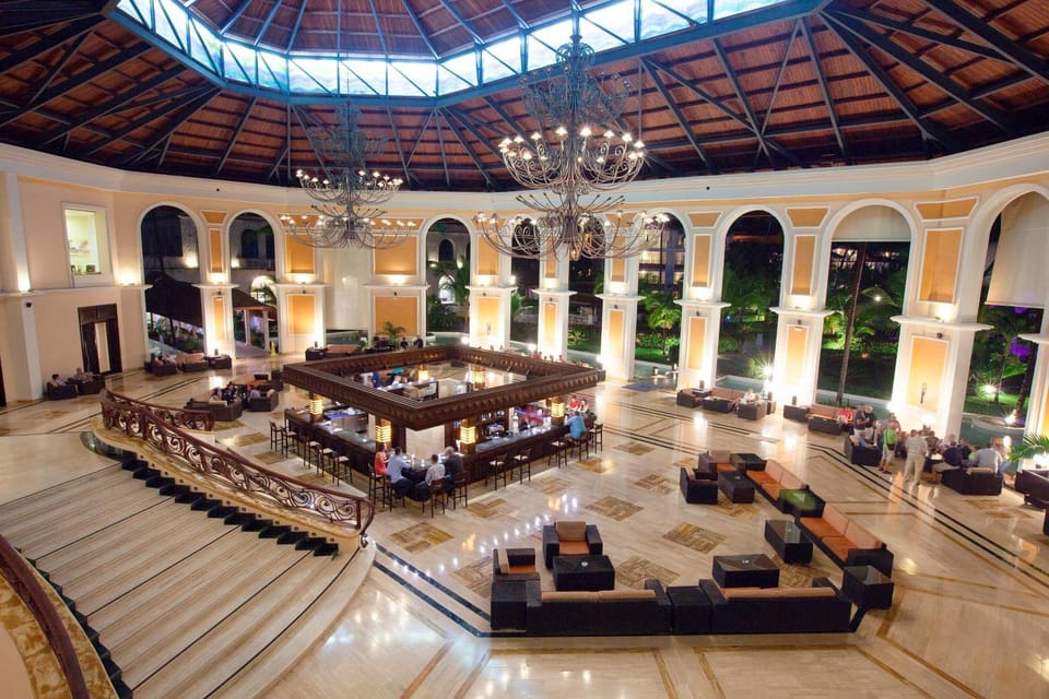 Lobby or reception, Alcoholic drinks, Non alcoholic drinks