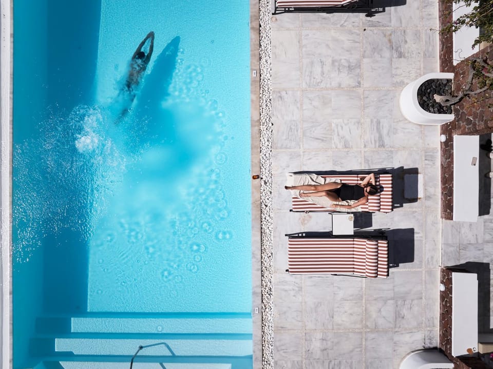 Swimming pool, sunbed