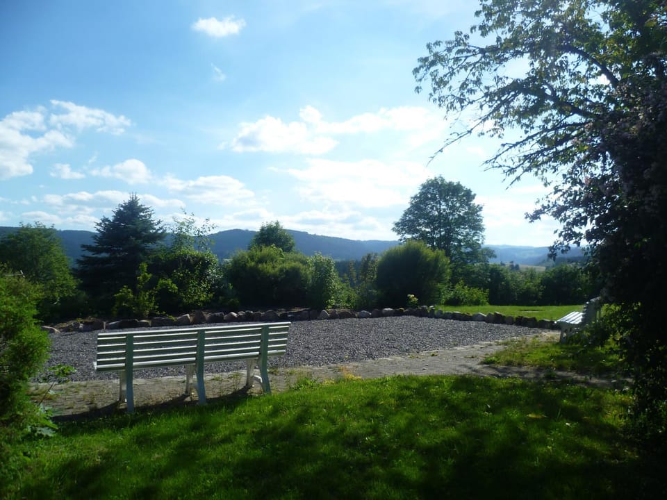 Day, Garden