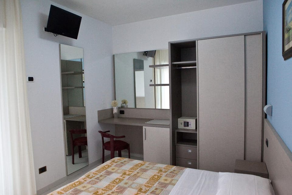 Photo of the whole room, Bedroom, Area and facilities