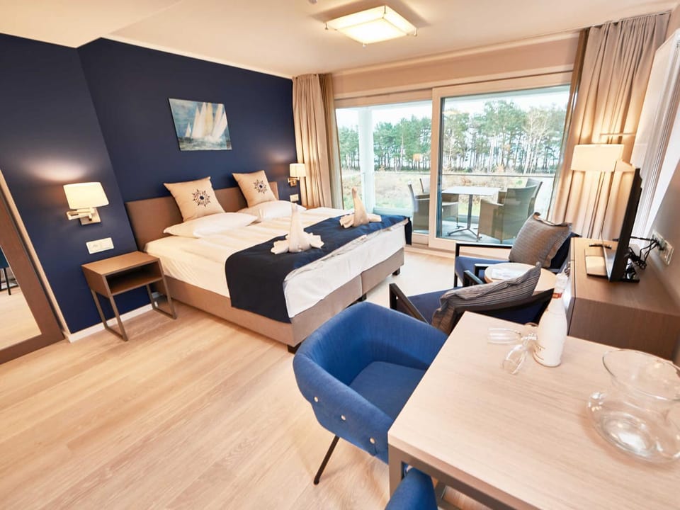 Photo of the whole room, Bedroom