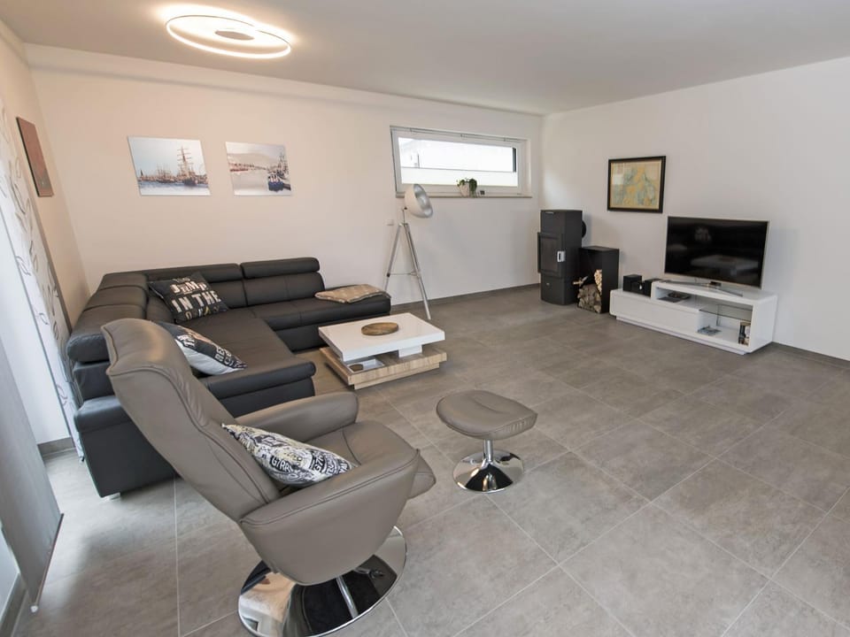 Living room, Photo of the whole room, Seating area